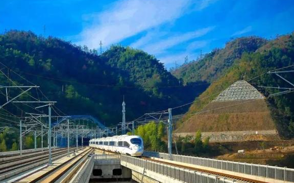 湖北到浙江建設(shè)一條高鐵,完善沿線城市交通網(wǎng)